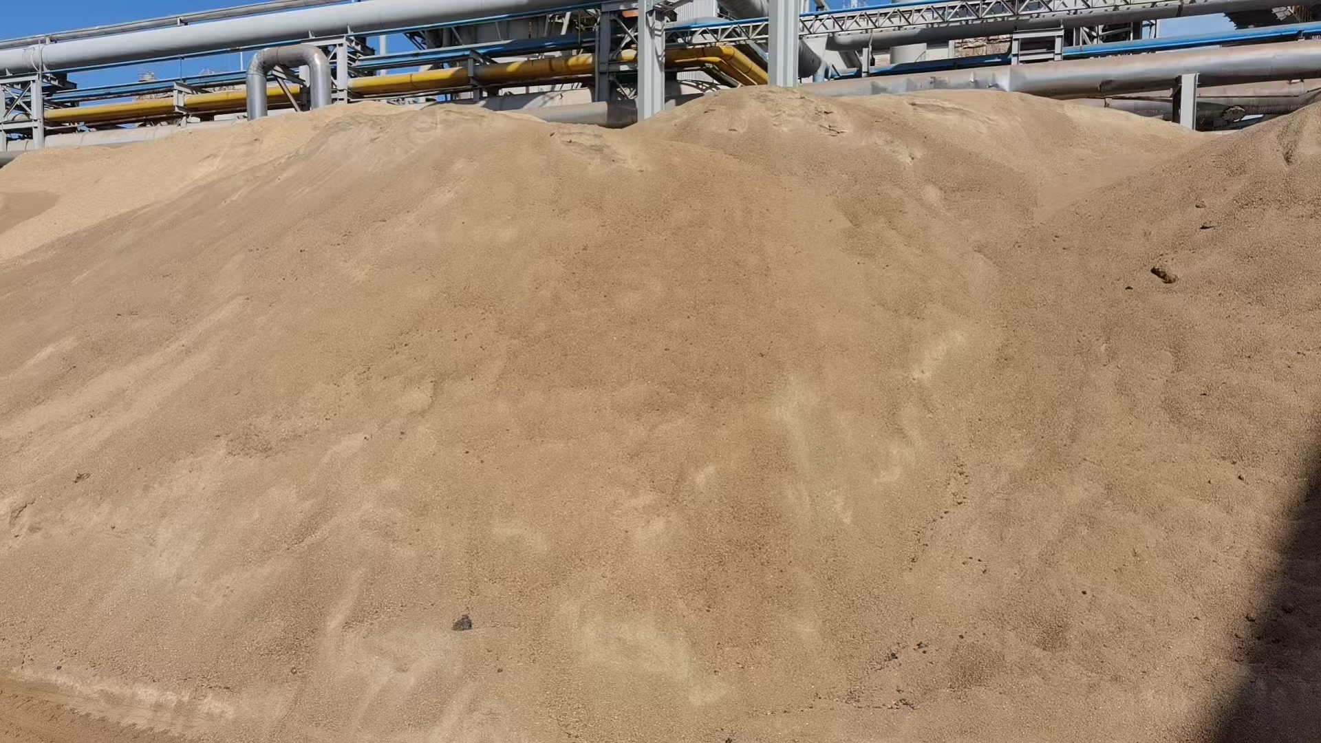 Material close-up showing GBFS quality and export readiness