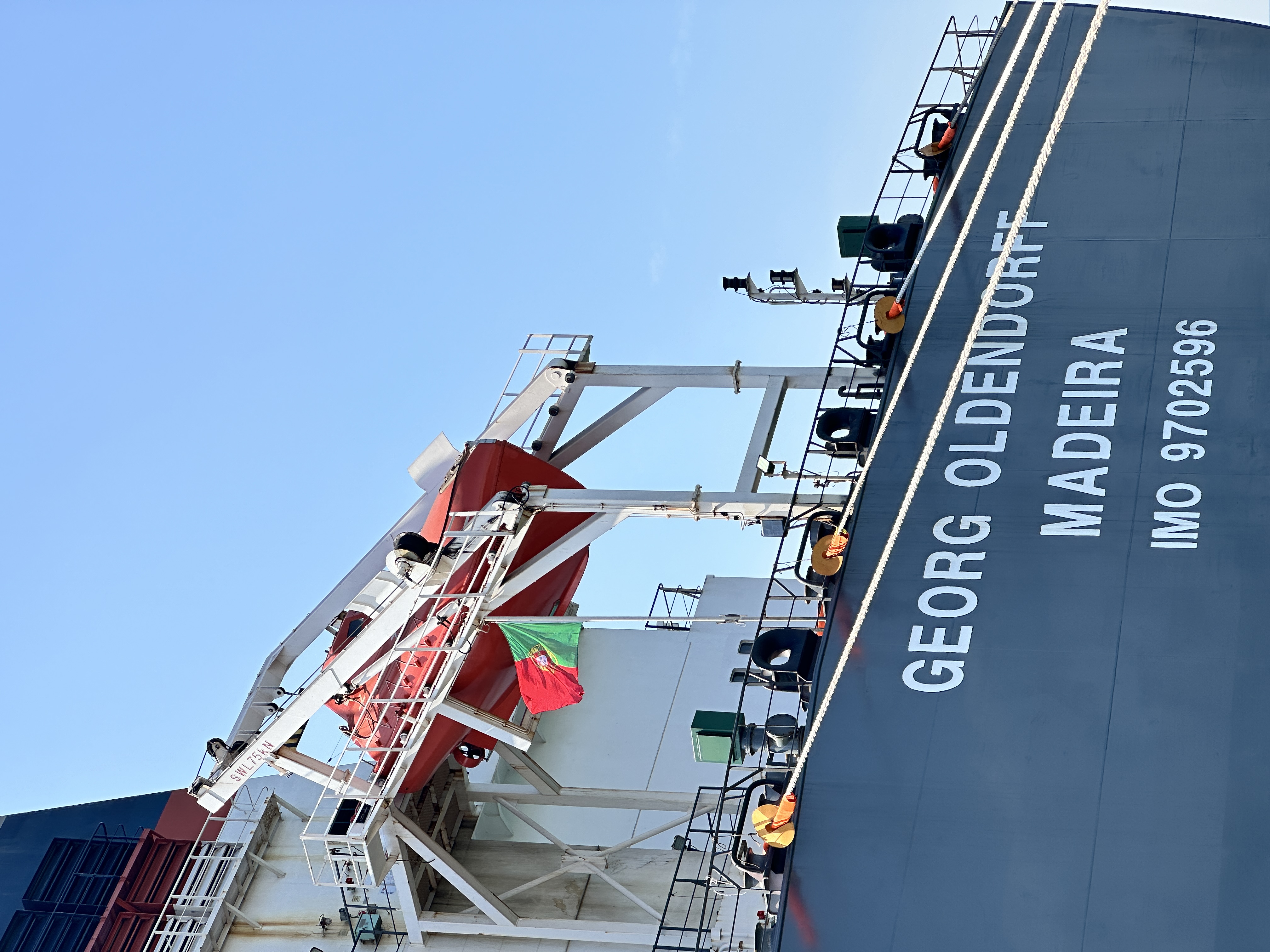 Bulk vessel scene representing recovering global clinker trade flows